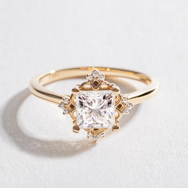 ENCHANTED HALO ENGAGEMENT RING | 14K GOLD & LAB DIAMOND