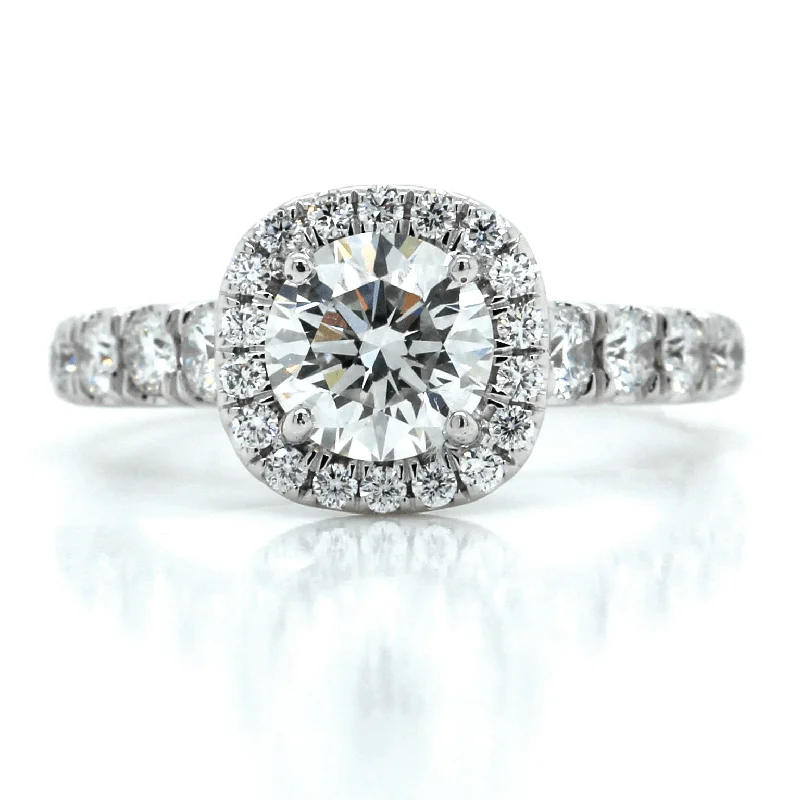 18K White Gold Round Diamond Halo Engagement Ring