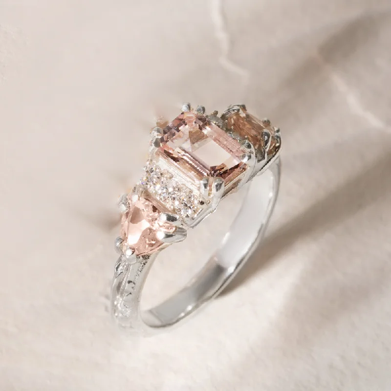 BONADONNA ENGAGEMENT RING | MORGANITE & WHITE DIAMOND